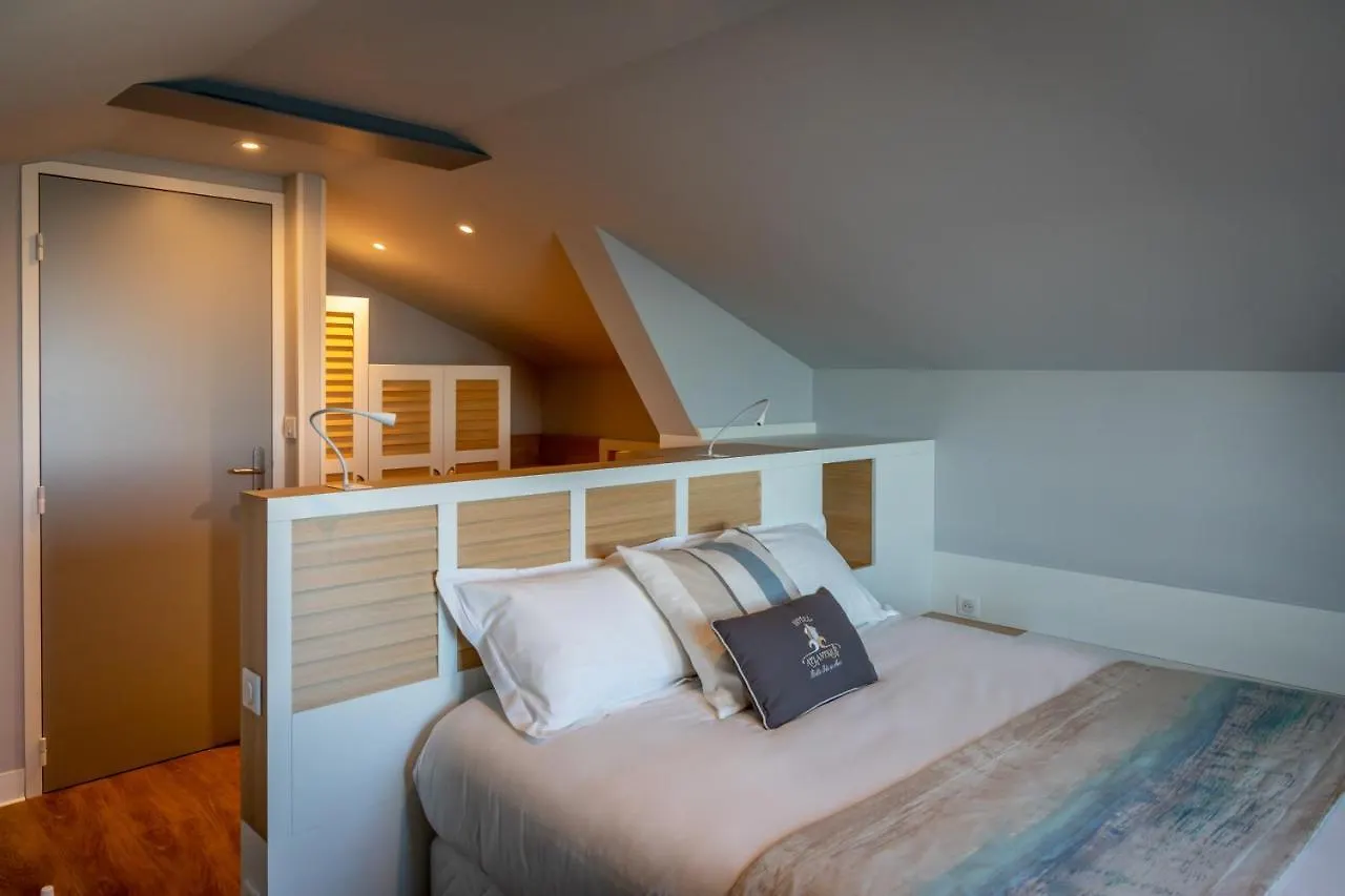 Hotel Atlantique Le Palais 2*,